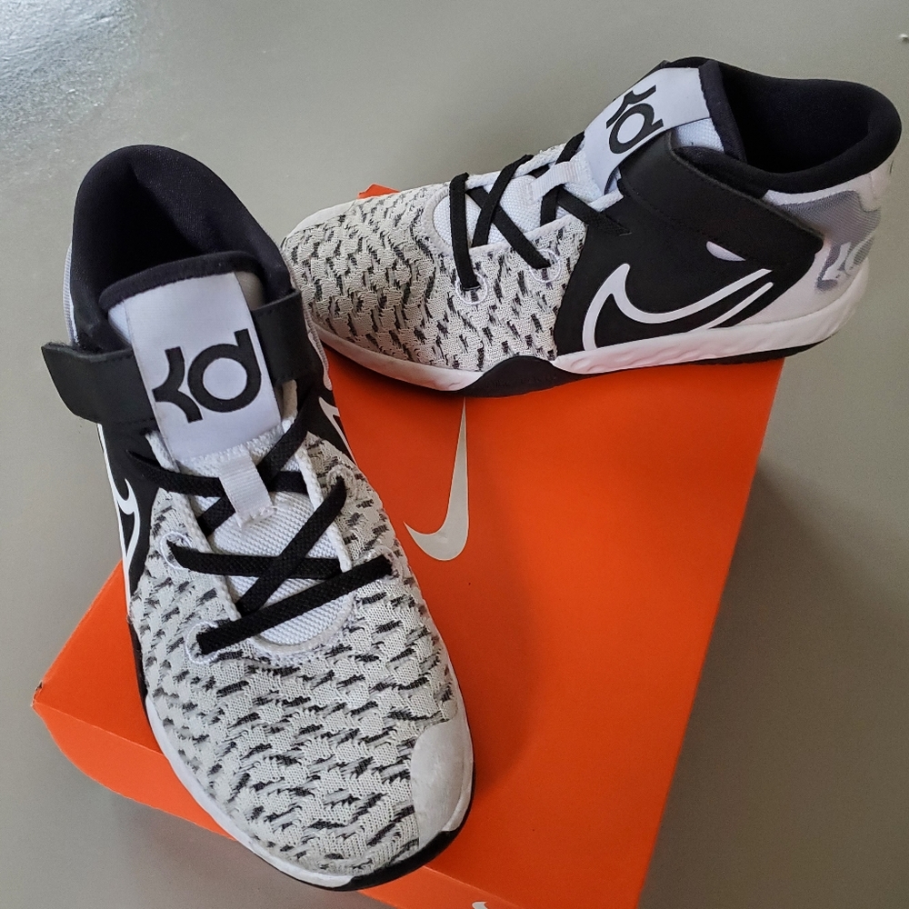 Kd Trey 5 VIII Little Kids Basketball sneakers